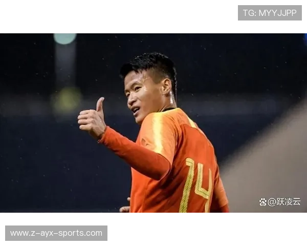 大连英博林良铭前场直塞撕开防线，创造进攻新奇迹