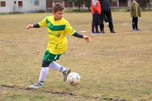 爱游戏体育下载-全国青少年足球锦标赛冠军争夺战白热化,全国青少年足球联赛冠军