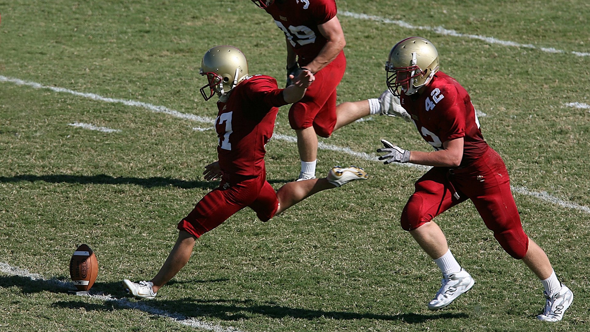 爱游戏官网app-全国青少年跨栏锦标赛精彩纷呈,未来之星崭露头角,全国跨栏冠军